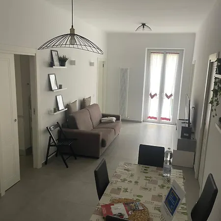 Deluxe Self Check In Parking Apartment Genoa